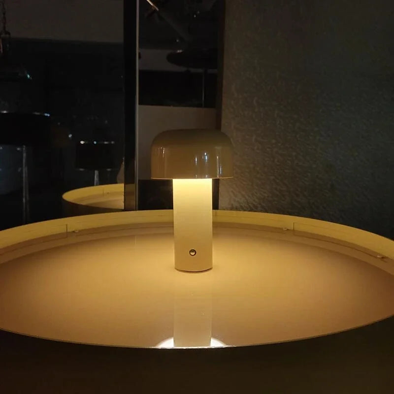 Retro-Mushroom lamp charging touch desk